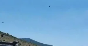 Ανδραβίδα: Όταν ο υποσμηναγός είχε πετάξει πάνω από το χωριό του – Το ΒΙΝΤΕΟ που τράβηξε ο πατέρας του