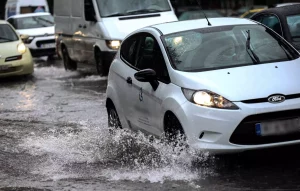 Προβλήματα στην πόλη της Ρόδου προκάλεσε ισχυρή νεροποντή