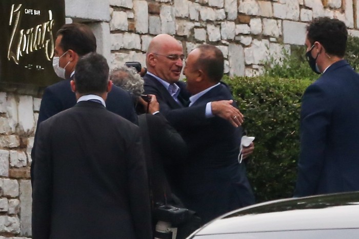 Δένδιας: Συγχαρητήρια σε Τσαβούσογλου για την επανεκλογή Ερντογάν