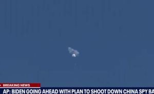 Της κακομοίρας!!! Τώρα ο Κιμ Γιονγκ Ουν έστειλε μπαλόνι στον εναέριο χώρο της Νοτίου Κορέας