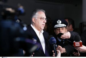 Στηρίζει τον Χαρδαλιά ο Θεοδωρικάκος – «Είμαστε μαζί του στη μάχη για την Περιφέρεια»