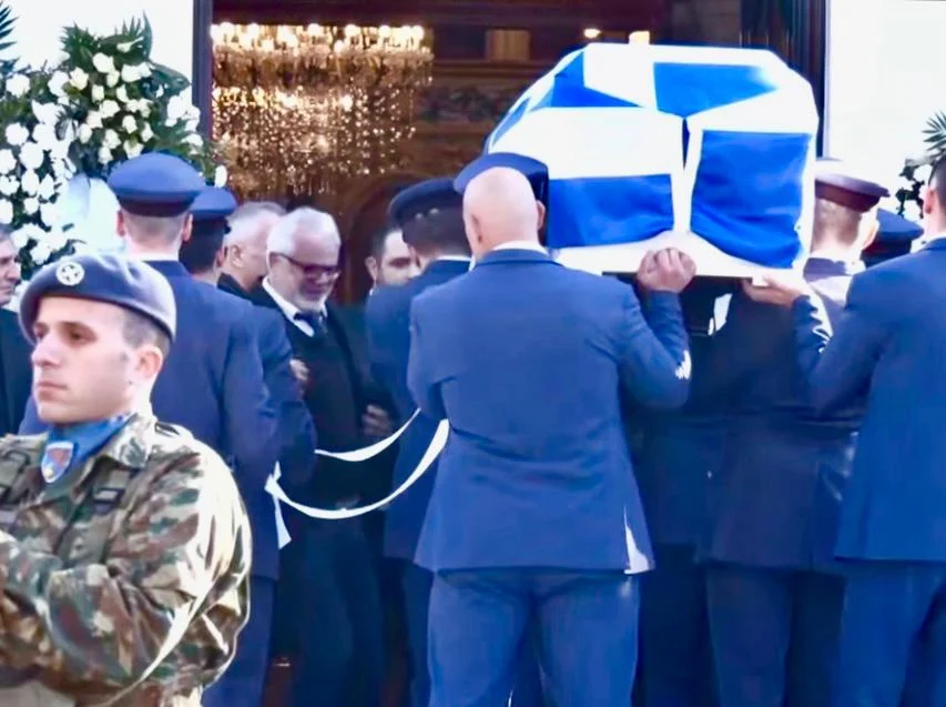 Κηδεία Μάριου – Μιχαήλ Τουρούτσικα: Ραγίζει καρδιές ο πατέρας του – «Παιδί μου» – Συνταρακτικό ΒΙΝΤΕΟ