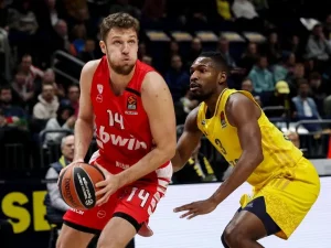 «Κόκκινος Στρατός» άλωσε το Βερολίνο – ΒΙΝΤΕΟ