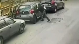 Ανοίγουν αυτοκίνητα στο κέντρο της Αθήνας μέρα-μεσημέρι -Πώς δρουν οι διαρρήκτες