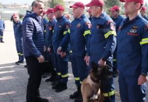 Το ΒΙΝΤΕΟ τα λέει όλα!! Ούτε ο σκύλος της ΕΜΑΚ δεν άντεξε!