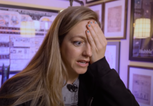 Διάσημη επιστημονική Youtuber που υμνούσε το εμβόλιο πάσχει τώρα από σύνδρομο: «ΦΟΒΑΜΑΙ»!!!