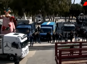 ΣΗΜΑ ΚΙΝΔΥΝΟΥ από τους μελισσοκόμους στην Κρήτη!!! Διαλύουν και το μέλι – ΒΙΝΤΕΟ