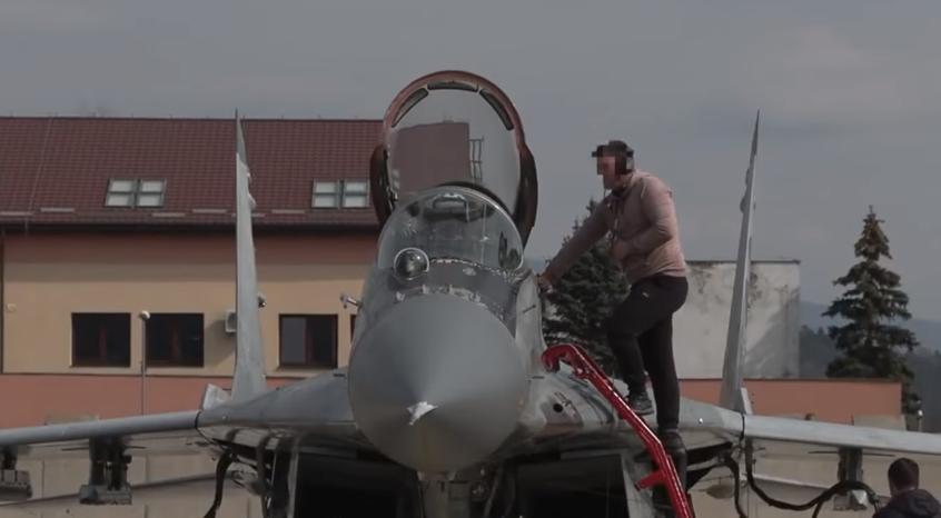 Τα πρώτα ΒΙΝΤΕΟ από τα σλοβακικά μαχητικά MiG-29 στην Ουκρανία!