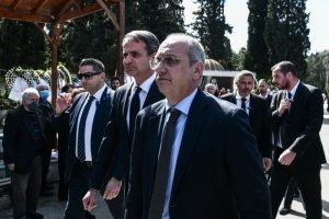«ΚΑΝΕΙΣ στην κηδεία», έλεγε η μητέρα του μηχανοδηγού πριν πάει ο Μητσοτάκης, vid