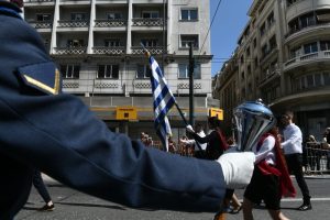Παρέλαση με τέσσερις μαθητές στην ακριτική Ερεικούσσα, vid