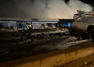 Σύγκρουση τρένων: Φόβοι για αύξηση του αριθμού των θανάτων τις επόμενες ώρες