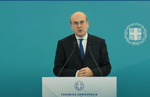 Εξειδίκευση από Χατζηδάκη για την αύξηση του κατώτατου μισθού, vid