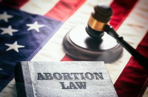 ΗΠΑ: Εγκρίθηκε νομοσχέδιο που απαγορεύει τις περισσότερες αμβλώσεις μετά τη 12η εβδομάδα της κύησης