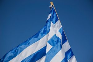 Ελληνική σημαία: Η ιστορία, οι κανόνες και οι…ποινές για τους βέβηλους