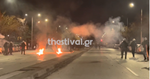 Νύχτα επεισοδίων στη Θεσσαλονίκη – “Βροχή” από μολότοφ σε διμοιρία των ΜΑΤ (video)