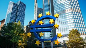WSJ: Τρέχει η ΕΚΤ να προλάβει…νέα «κανόνια»  τραπεζών!