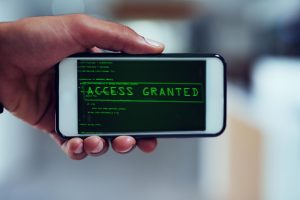 Κρεμλίνο για iPhone: «Πετάξτε τα ή δώστε τα στα παιδιά»