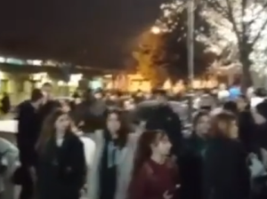 Διαμαρτυρία πολιτών έξω από τον ΟΣΕ της Λάρισας, vid