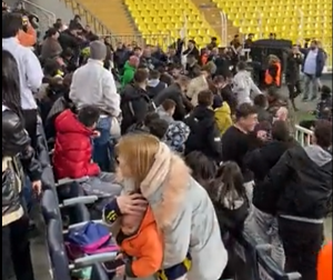 «Σκοτώθηκαν»! Επεισόδια Τούρκων και Ρώσων σε φιλικό για τους σεισμογενείς της Τουρκίας – ΒΙΝΤΕΟ