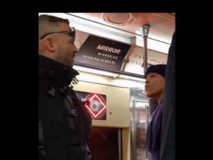 Αμερικανός βετεράνος που φέρεται να πολέμησε στην Ουκρανία παίζει μπουνιές με πολίτη, vid