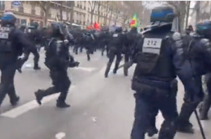 Γαλλία: Χτυπούν με πρωτοφανή βία άοπλους ανθρώπους, vid