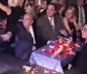 ΜΟΝΟ ΠΑΣΟΚ!!! Συλλεκτικό ΒΙΝΤΕΟ με θρυλική ατάκα Γιαννόπουλου για τα… «σκυλάδικα», vid