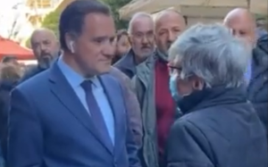 Μπορείτε να μας πείτε με πόσα περνάνε;;; Χαμός με Άδωνι στην λαϊκή, vid