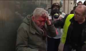 Γαλλία: Αστυνομικοί δέρνουν ηλικιωμένους – ΒΙΝΤΕΟ
