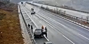 Σοκαριστικό ΤΡΟΧΑΙΟ με 4 νεκρούς!!! Προσοχή!!! ΠΟΛΥ ΣΚΛΗΡΟ ΒΙΝΤΕΟ