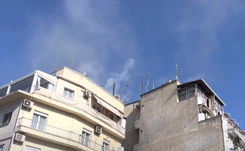 Πυρκαγιά σε διαμέρισμα στην Άνω Πόλη της Θεσσαλονίκης– Τρία άτομα στο νοσοκομείο