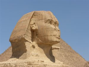 Αίγυπτος: Ανακαλύφθηκε άγαλμα ρωμαϊκής εποχής που μοιάζει με τη Σφίγγα