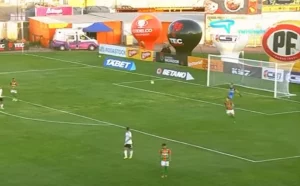 Χιλή: Τερματοφύλακας έβαλε γκολ από τα 101 μέτρα και πάει για το βιβλίο Γκίνες – ΒΙΝΤΕΑΡΑ