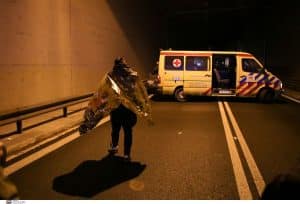 Σύγκρουση τρένων: Μαρτυρία επιβάτιδας τρίτου βαγονιού – Βγήκαμε αρκετοί πριν ξεσπάσει η φωτιά