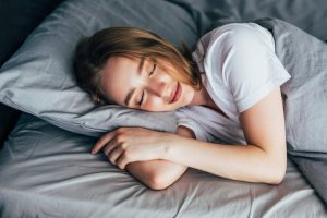 Κατά δύο ώρες μειώθηκε η μέση διάρκεια ύπνου στο δυτικό κόσμο