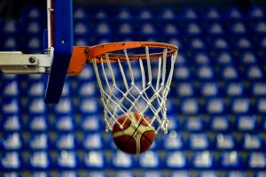 Ζήτησαν γιγαντοοθόνη από τον Κυριάκο Μητσοτάκη για να δουν το Ολυμπιακός – Ρεάλ Μαδρίτης!
