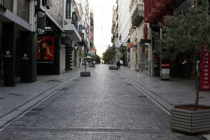 Πρεμιέρα σήμερα για το εορταστικό ωράριο των καταστημάτων