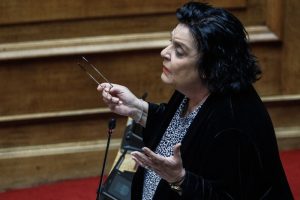 Κανέλλη για Κασιδιάρη: «Δε θα τον πλακώσω στα χαστούκια, δε θα γίνω εγώ τετράποδο»