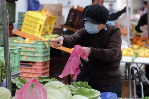 Πήραν φόρα! Κυβέρνηση: Επέκταση του Food Pass στις λαϊκές αγορές