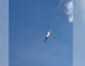 Συνετρίβη ρωσικό μαχητικό αεροσκάφος – Πήρε φωτιά στον αέρα!!! ΒΙΝΤΕΟ