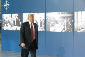 Ράπερ υπέρ του Τραμπ γύρισαν βιντεοκλίπ κατά του «σατανά»