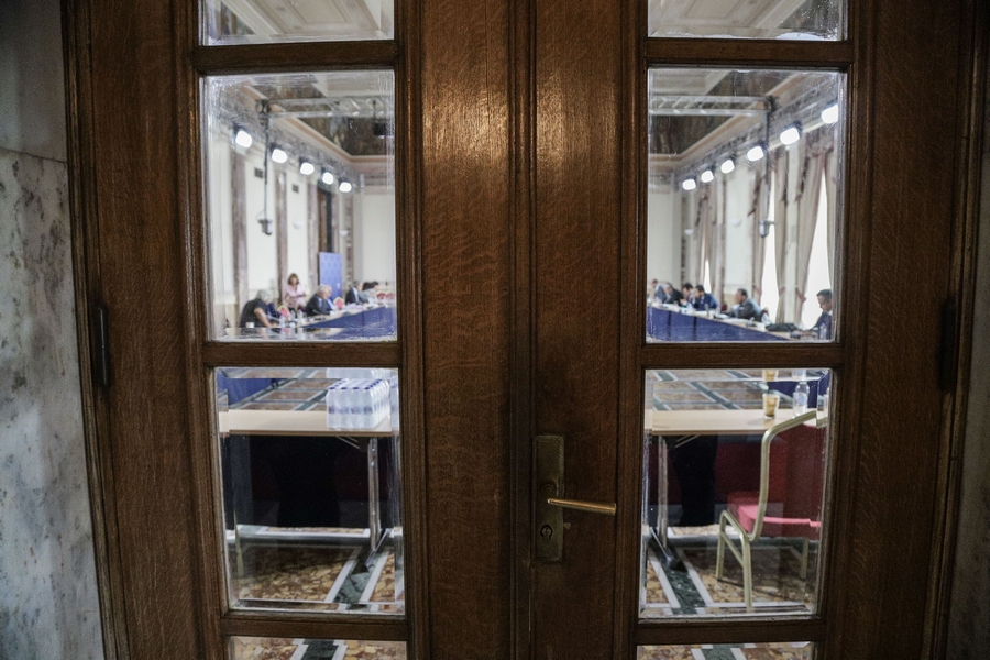 Μενδώνη: Αυθεντικές οι φωτογραφίες της Καισαριανής – Τις αγοράζει το ΥΠΠΟ