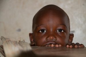 Κένυα: Σταμάτησαν προσωρινά τις έρευνες για νεκρά μέλη της αίρεσης που νήστεψε μέχρι θανάτου – Παιδιά τα περισσότερα θύματα