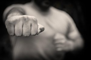 Άγριο ξύλο αλλοδαπών μέρα μεσημέρι!! «Ακόμα κοιμόμαστε», φωνάζουν οι κάτοικοι, vid