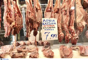 Ακριβότερο θα πληρώσουν φέτος οι καταναλωτές το αρνί και το κατσίκι του Πάσχα