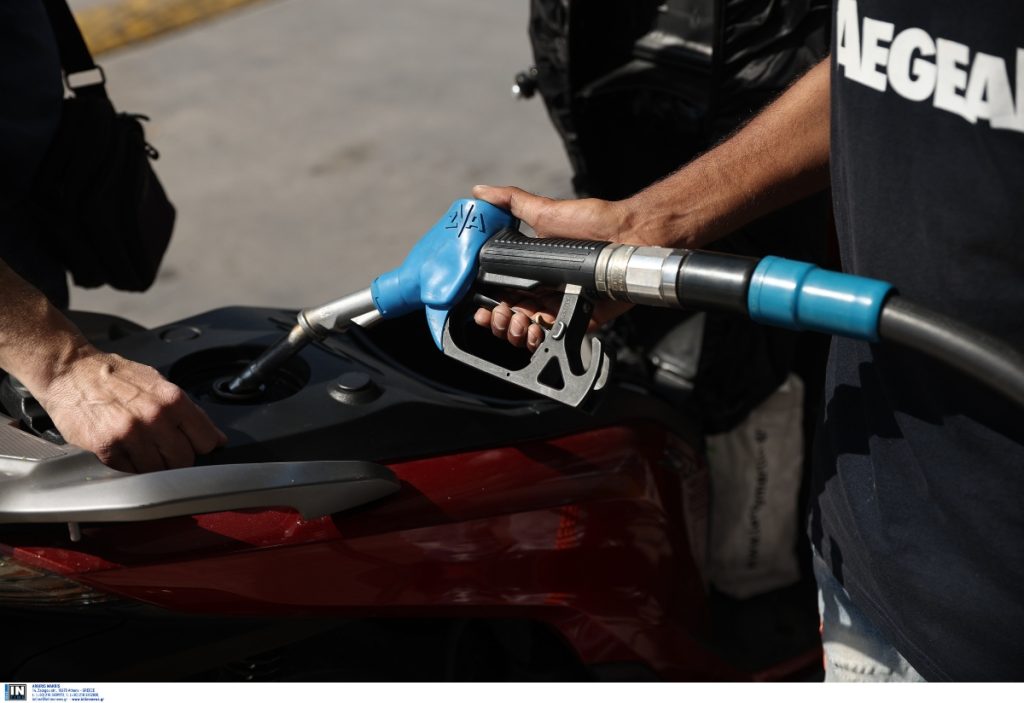 Τέλος ο δωρεάν αέρας για τα λάστιχα στα βενζινάδικα; Ποιά χώρα το ξεκινά στην Ευρώπη