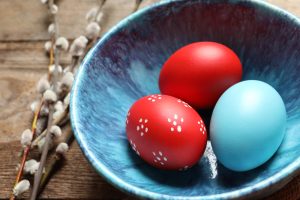 Δείτε τι μπορείτε να κάνετε τα κόκκινα αυγά που τυχόν περίσσεψαν!