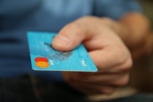 «Ανθίζει» το ηλεκτρονικό εμπόριο στην Ελλάδα – Πανδημία και ψηφιοποίηση το απογείωσαν