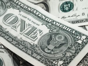 Καμπανάκι για τις αμερικανικές τράπεζες: Συνεχίζουν να είναι ευάλωτες σε πλήγµατα