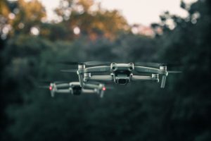 Κίνα: Drones-Πυροσβεστήρες με τεχνητή νοημοσύνη σβήνουν φωτιές πριν εξαπλωθούν (video)