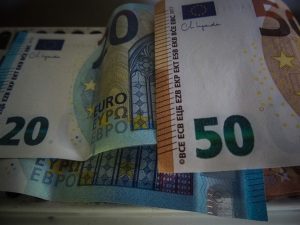 Youth Pass: Πότε ξεκινούν οι αιτήσεις για τα 150 ευρώ – Πώς θα γίνει η καταβολή τους